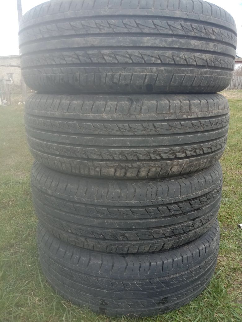 Літня резина  225/60R17