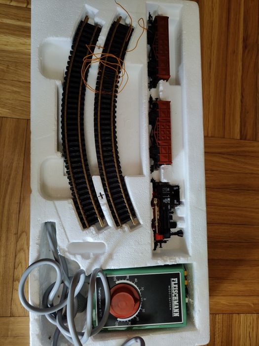 Kolejka z wagonami ,torami i trafo H0 Piko marklin lilliput