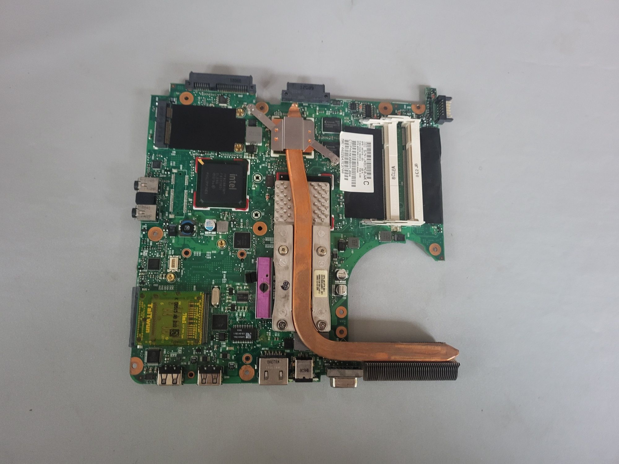 Sprzedam płyte głowna + Procesor do laptopa  HP COMPAQ 6830 S