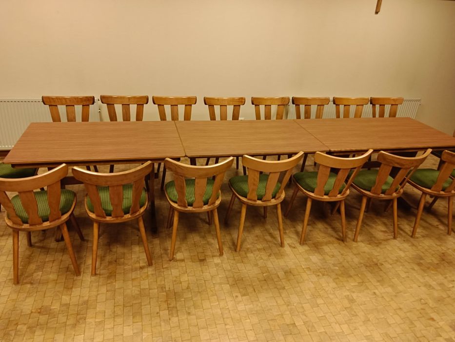 Stoły i krzesła drewniane