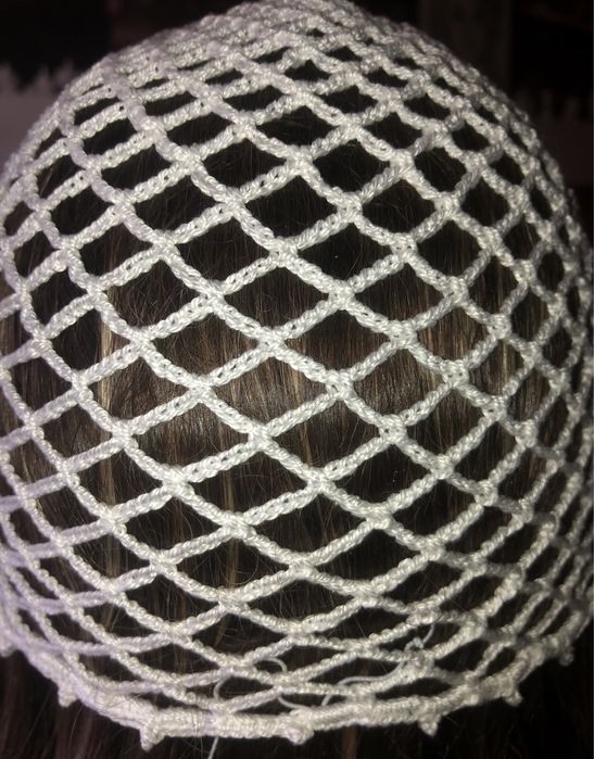 Шапка-сетка с цветком