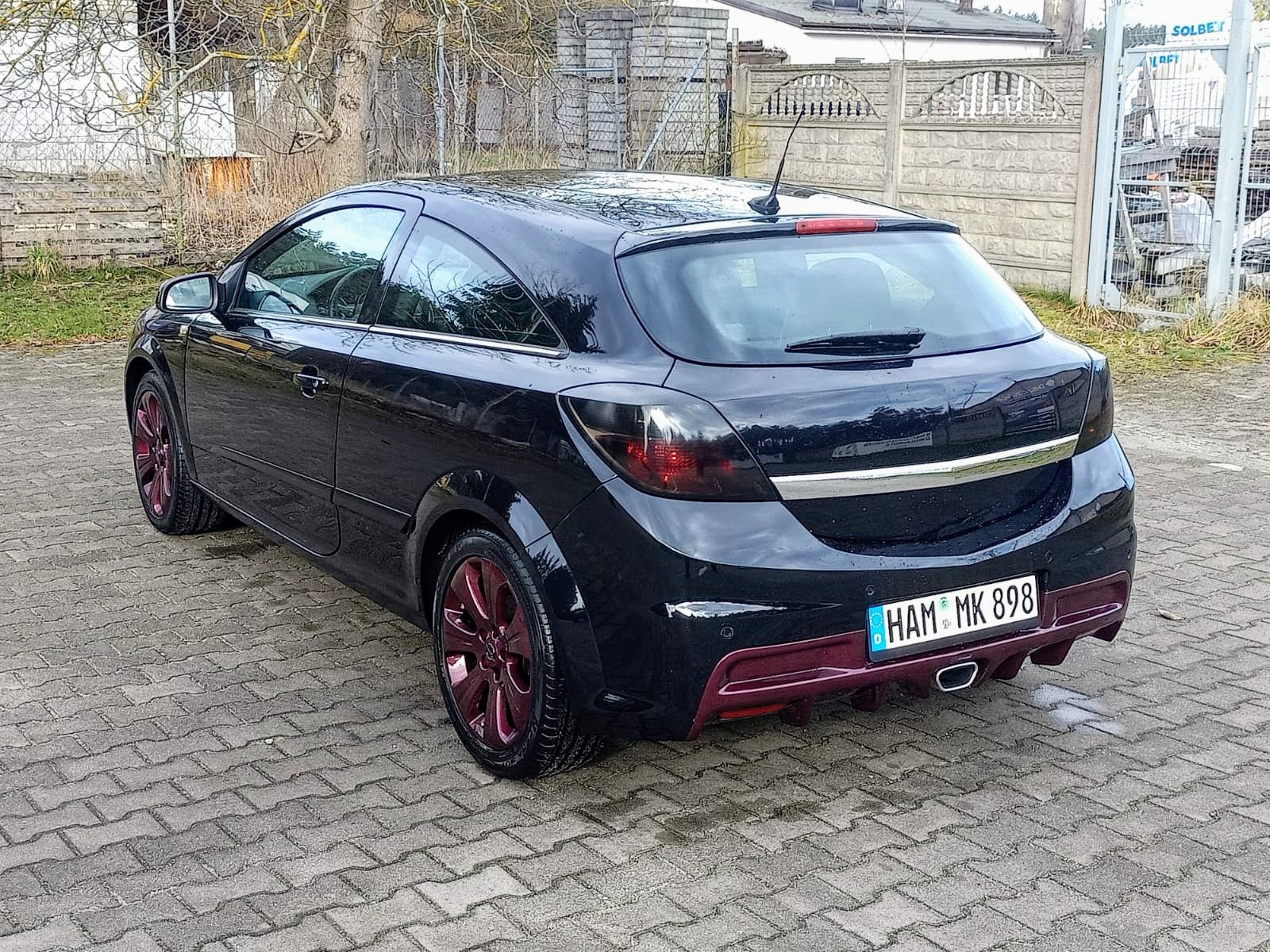 Opel Astra GTC 2.0 200kM lift manual skóry panorama klima maly przebie