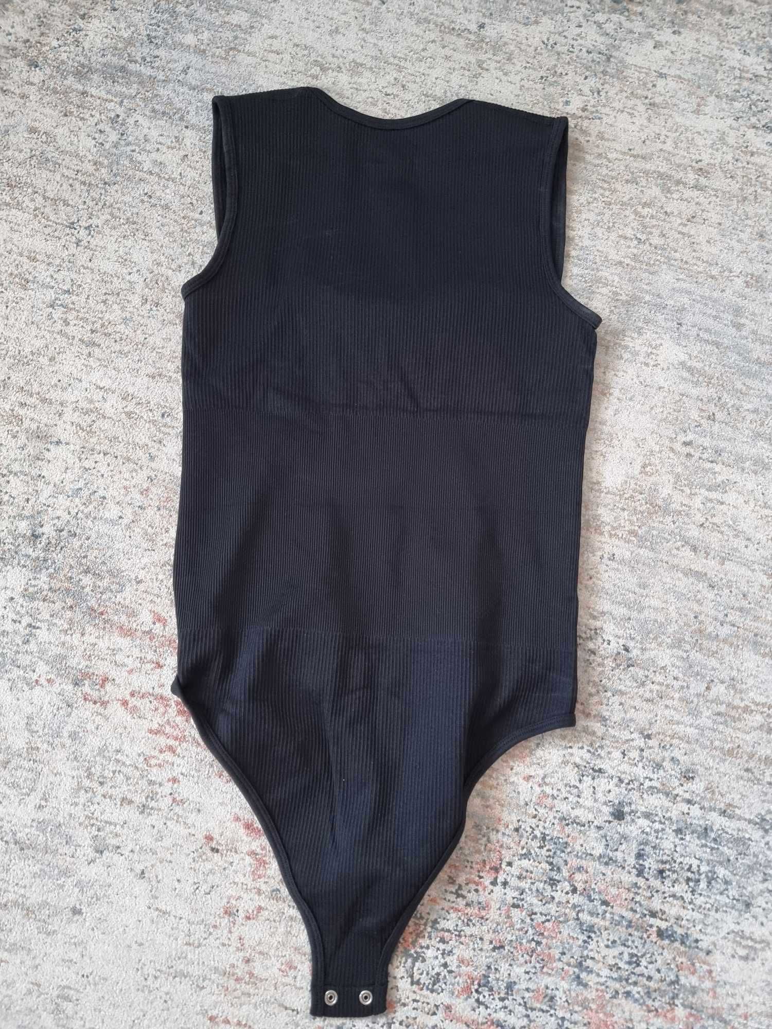 Czarne body wyszczuplające modelujące prążkowane rozmiar M