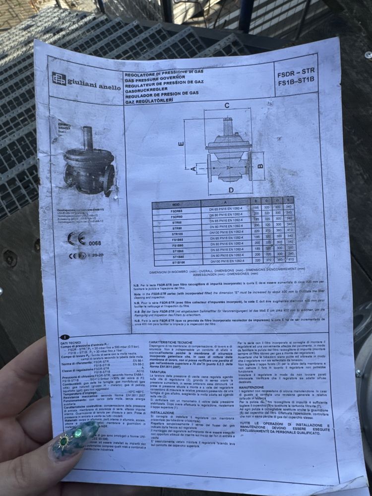 Regulator wysokiego ciśnienia gazu z zaworem odcinającym