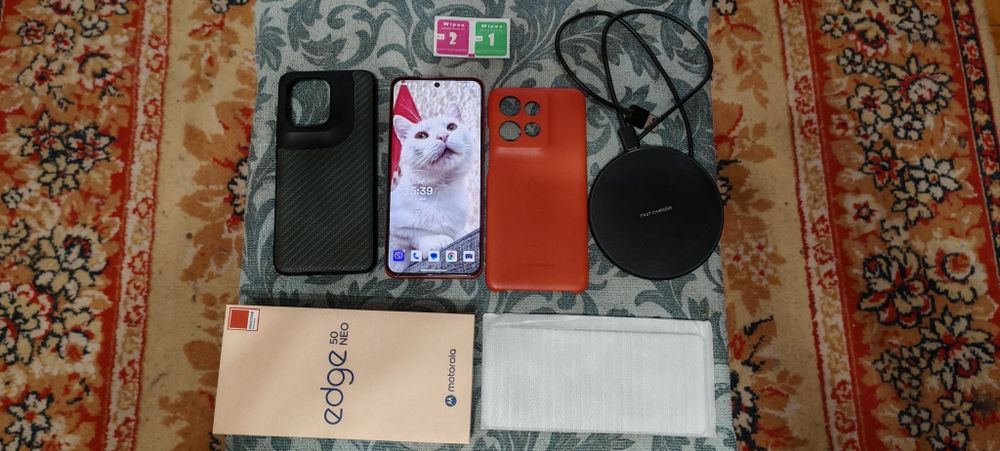 Продам motorola edge 50 neo Poinciana + подарки на Гарантии