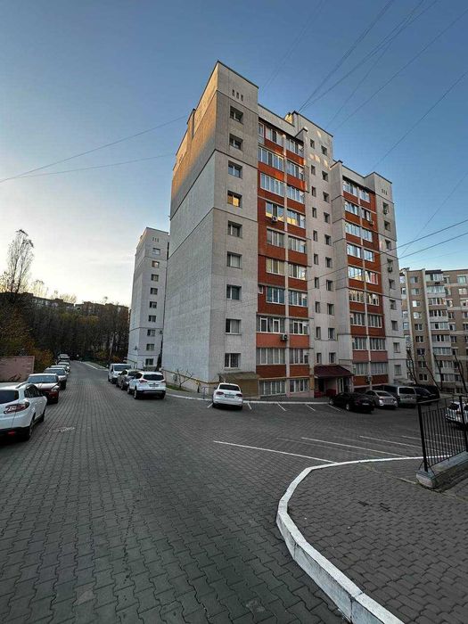 3к квартира на Південно-Заході з меблями і технікою!Гарний ТОРГ!