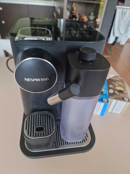 Ekspres DELONGHI  model EN650.B - OKAZJA !!!