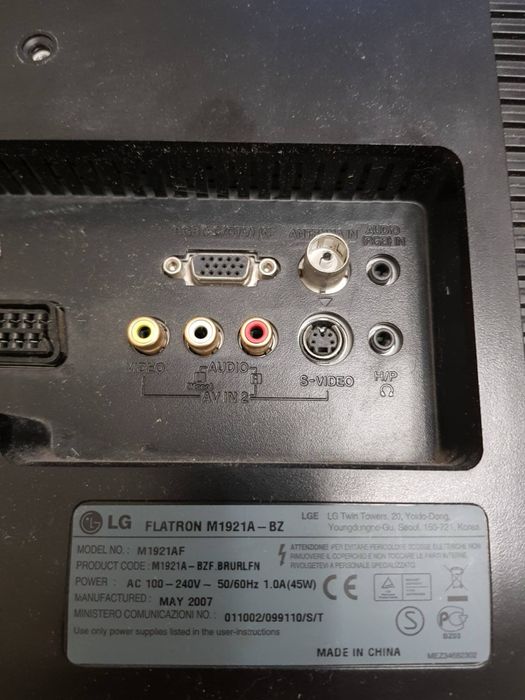 Монітор 19 дюймів з ТВ тюнером LG Flatron M1921A