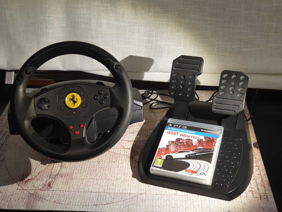 Volante + Pedais Thrustmaster Ferrari Edition - Xbox One / PC / PS3