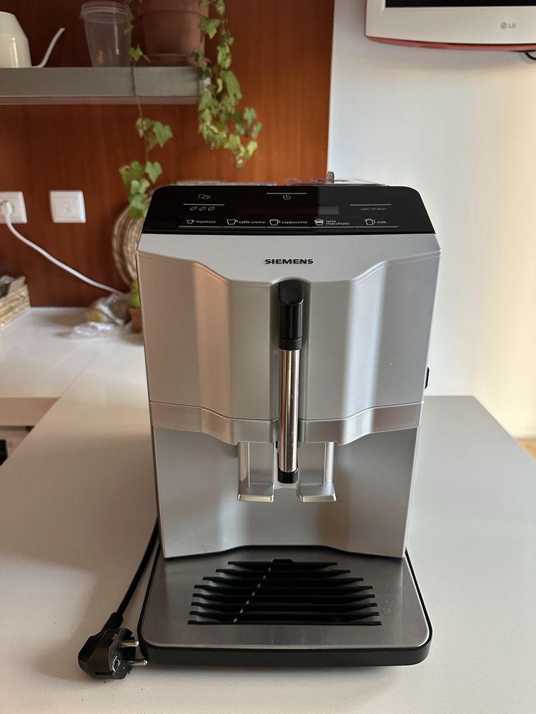 Maquina de café automatica Siemens EQ.300
