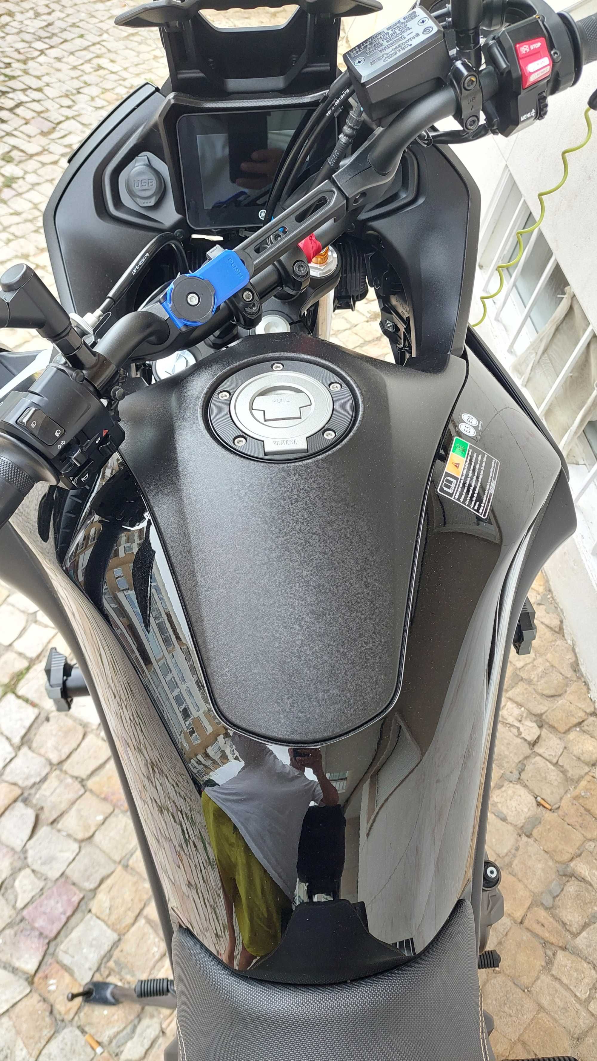 Tracer 700 ano 2024 cor preto 55 kw Imaculada