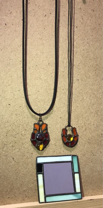 Дзеркальце з кулонами ( вітраж)