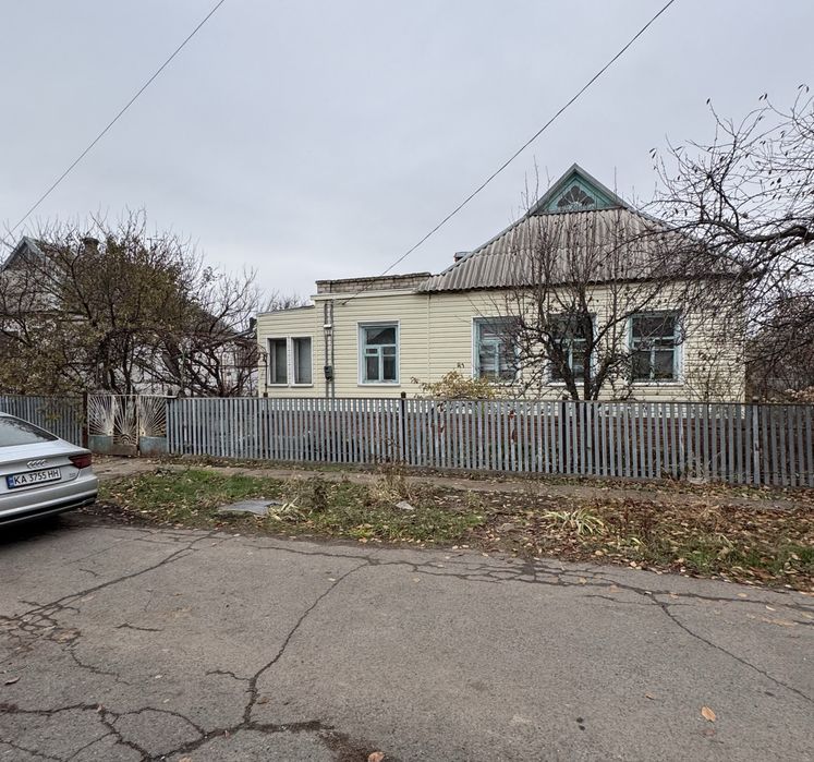 Дом.Ингулец,возле милиции.Заезжай и живи.