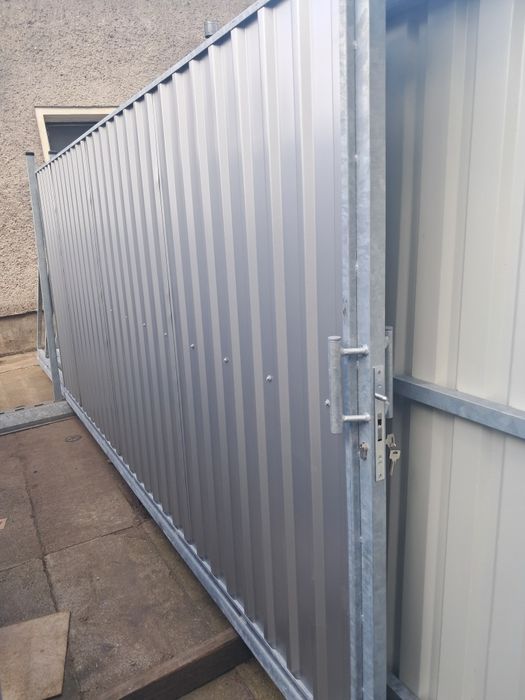 Brama  przesuwna z blachą 6 metrów