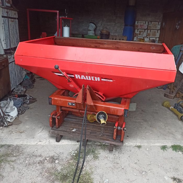 Rozsiewacz RAUCH ZSB 900 MDS 901
