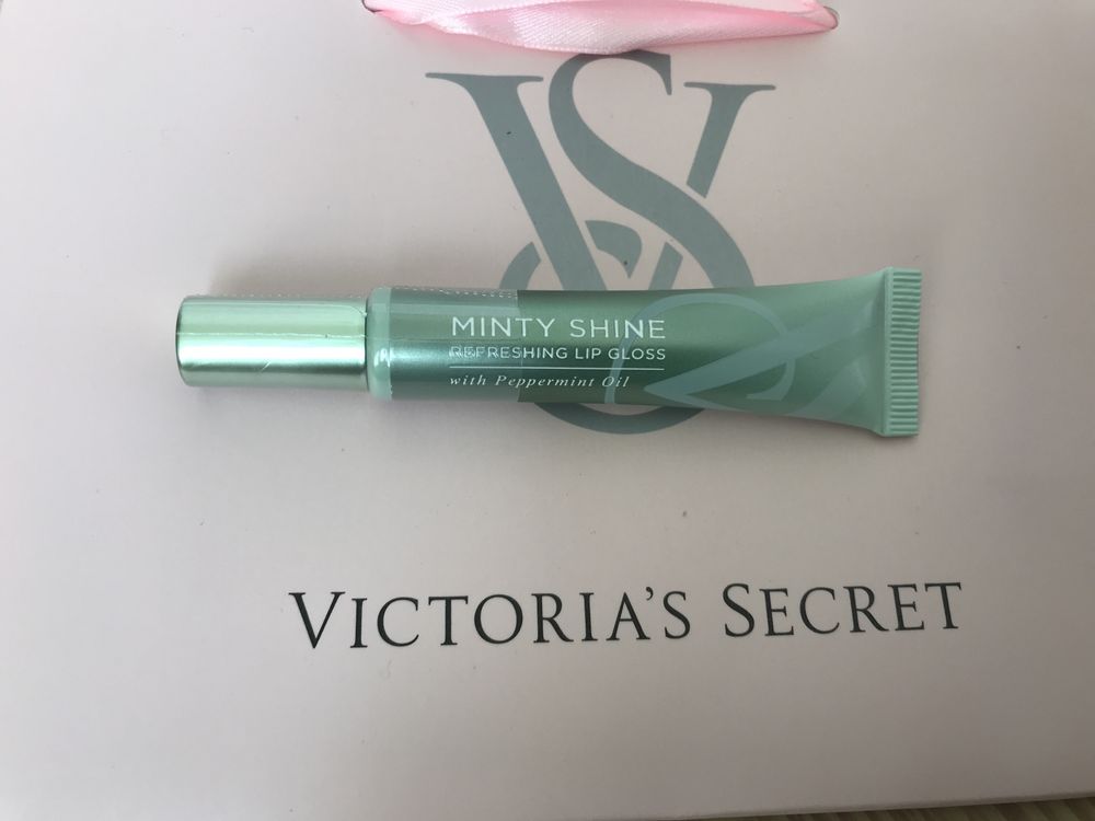 Скраб для губ Вікторія Сікрет маска блиск Victorias Secret догляд