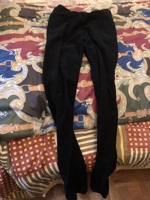 Calcas Benneton pretas em muito bom estado.