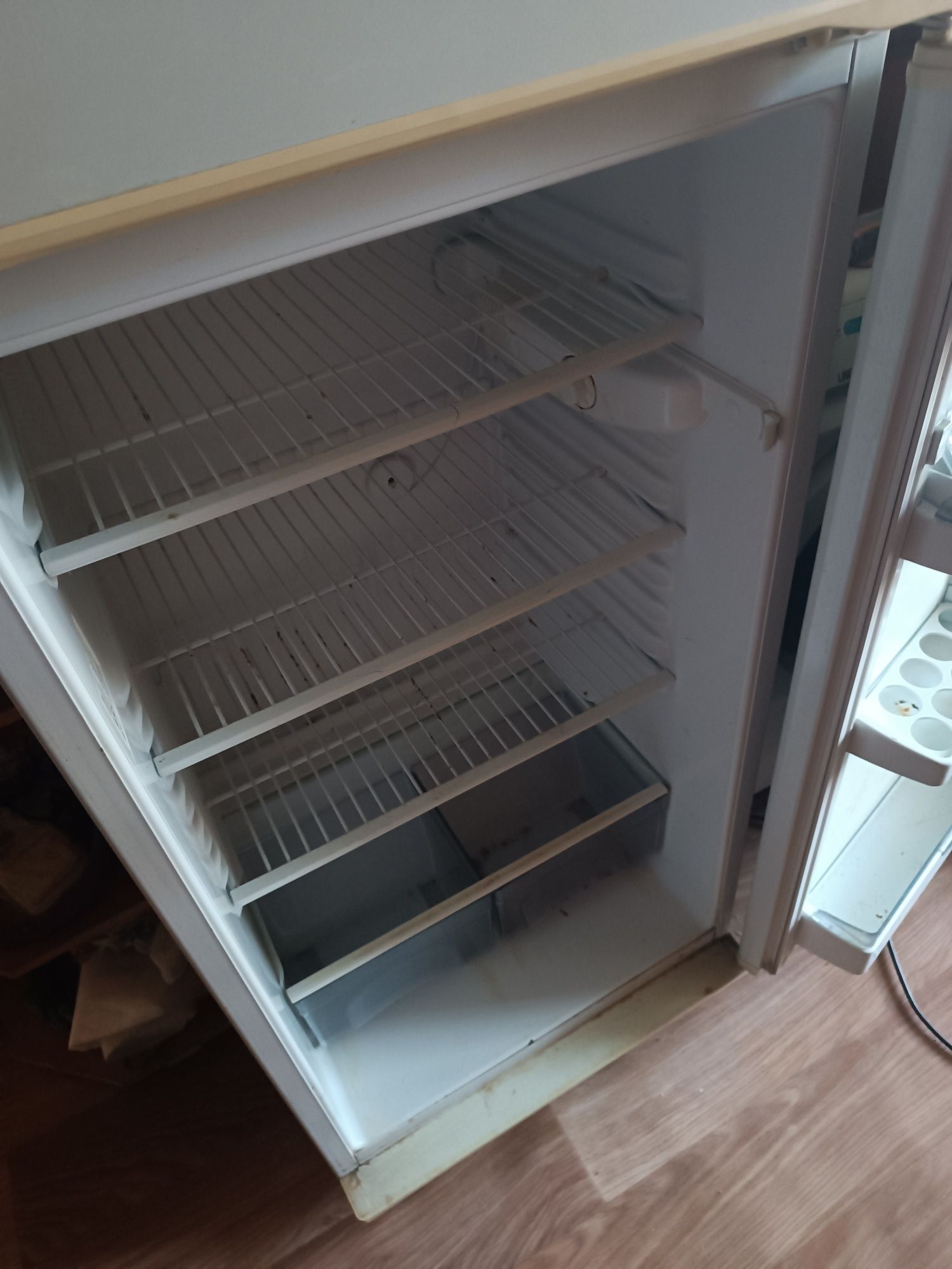 Продам холодильник Атлант