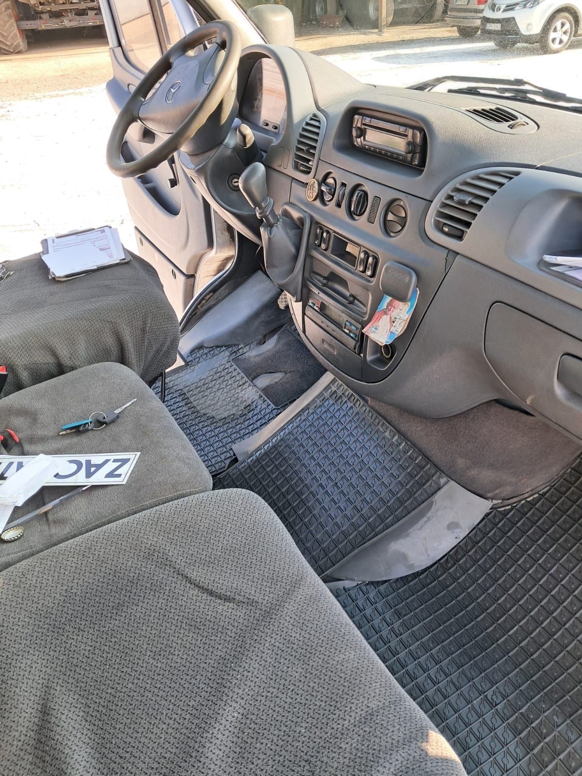 Samochód osobowo dostawczy Mercedes Benz Sprinter 2005