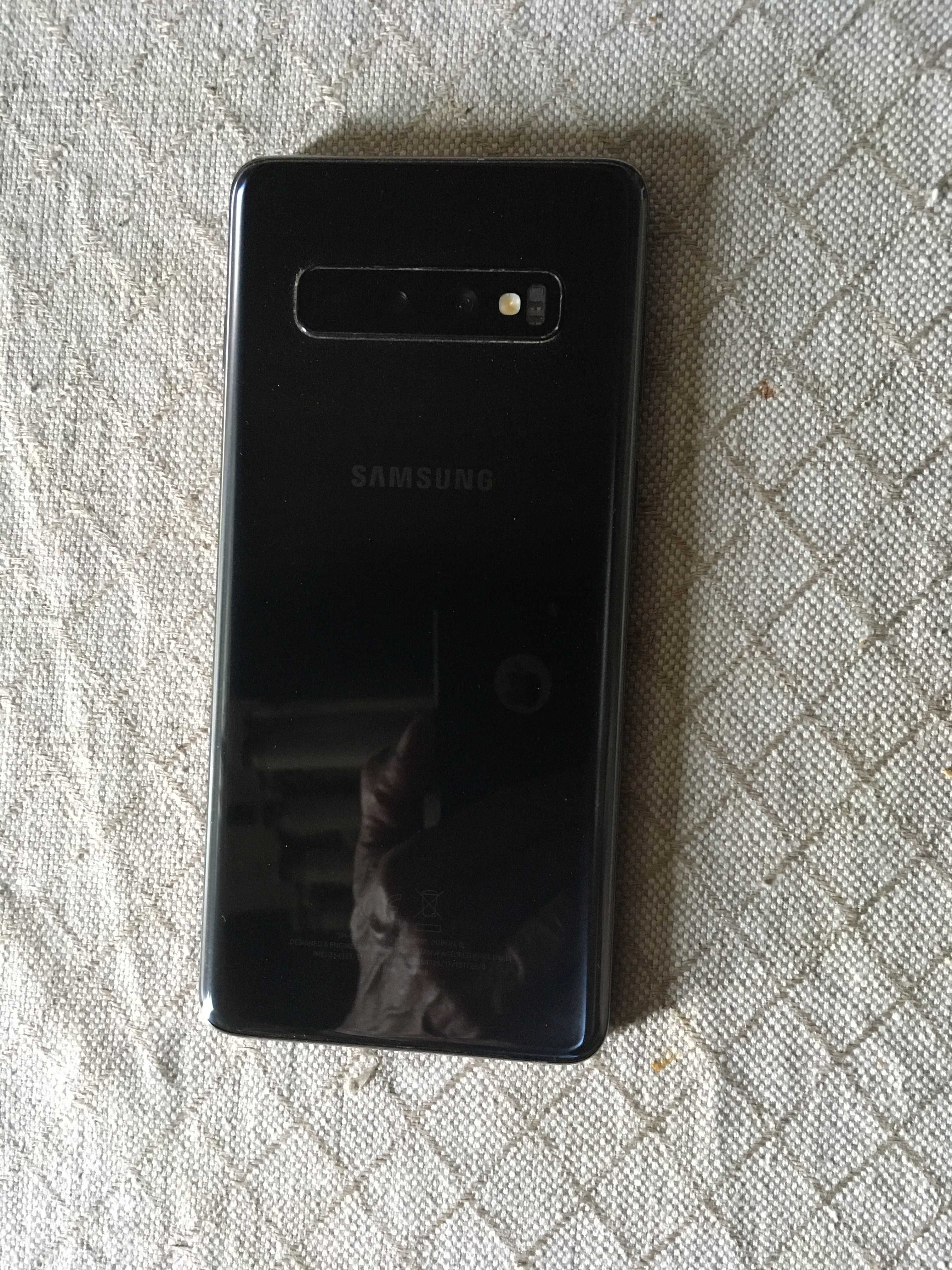 Смартфон  Samsung s10  8/128