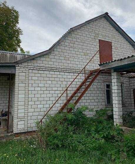 Продаж 1 поверхового будин без ремонту ділянкою 53 сотки