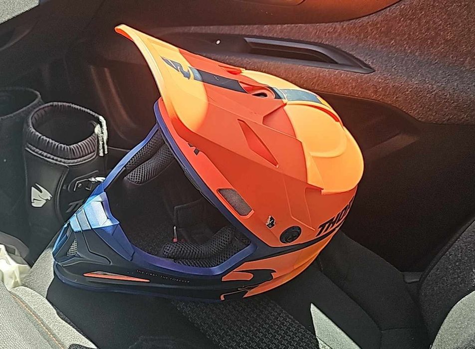 Capacete thor quase novo