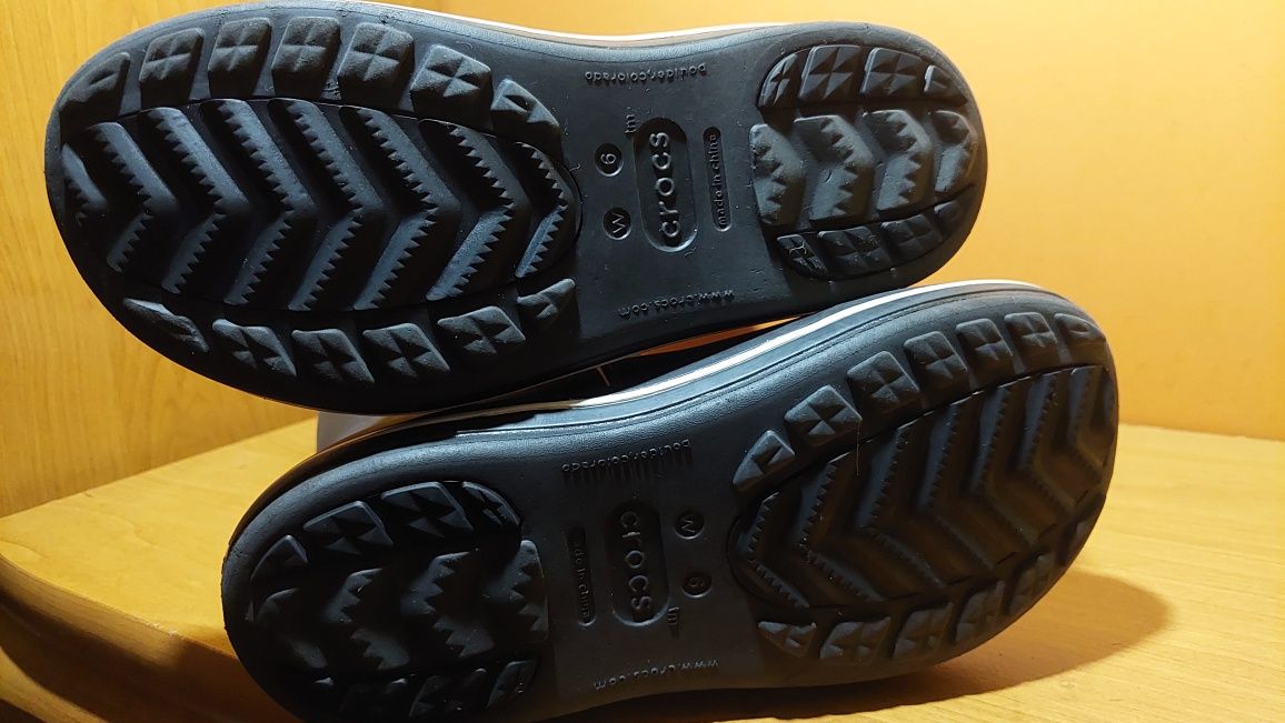 Фірмові жіночі чобітки Crocs