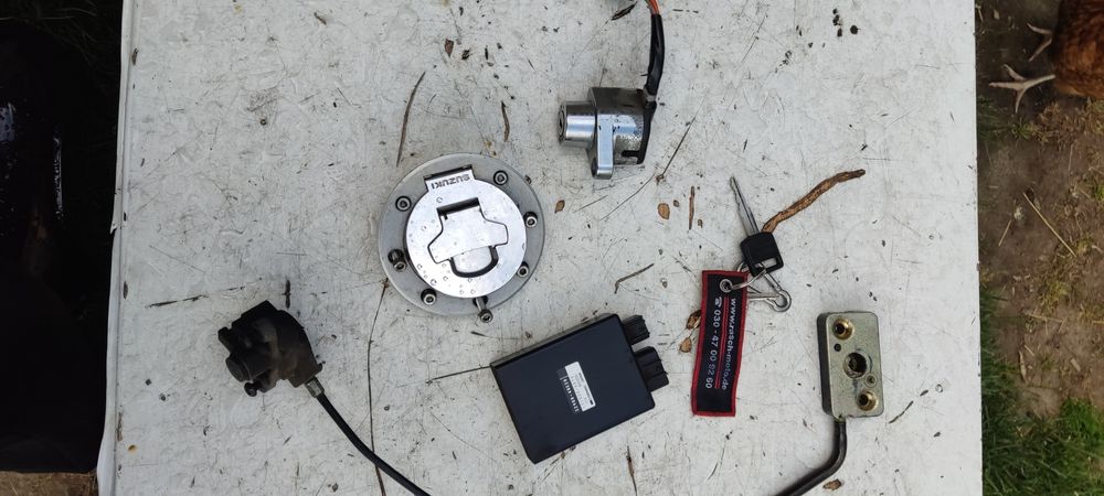 Suzuki vz 800 maruder stacyjka moduł klucz zamek korek