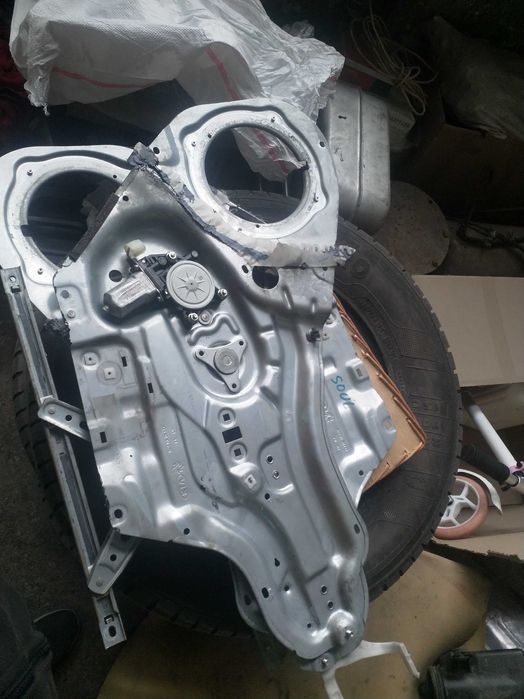 Стеклоподъёмник КИА соул, 2012 г.в.