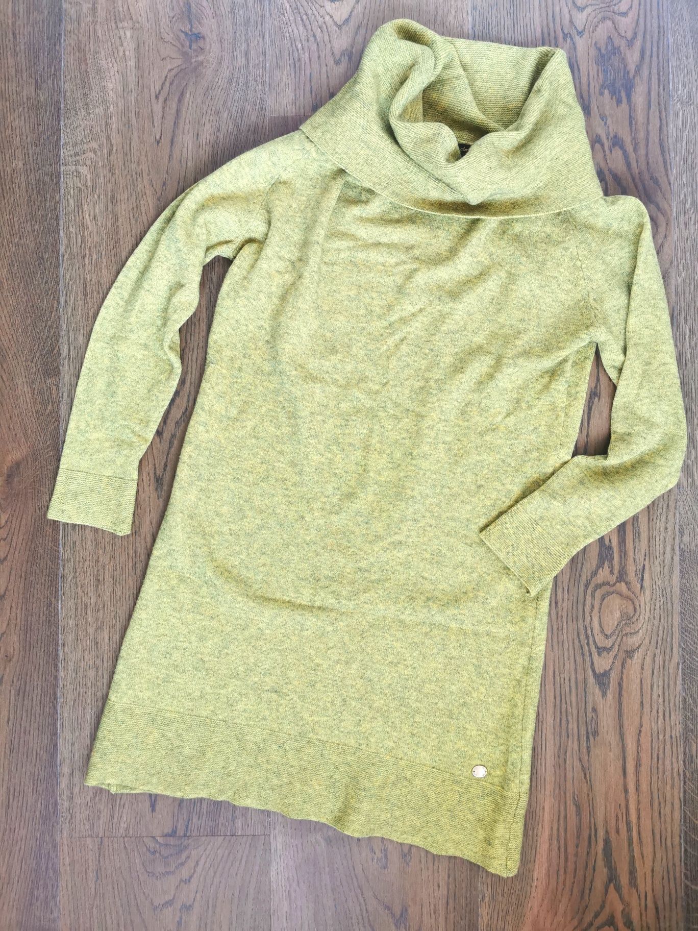 Długi sweter tunika oliwkowa, rozmiar S/M