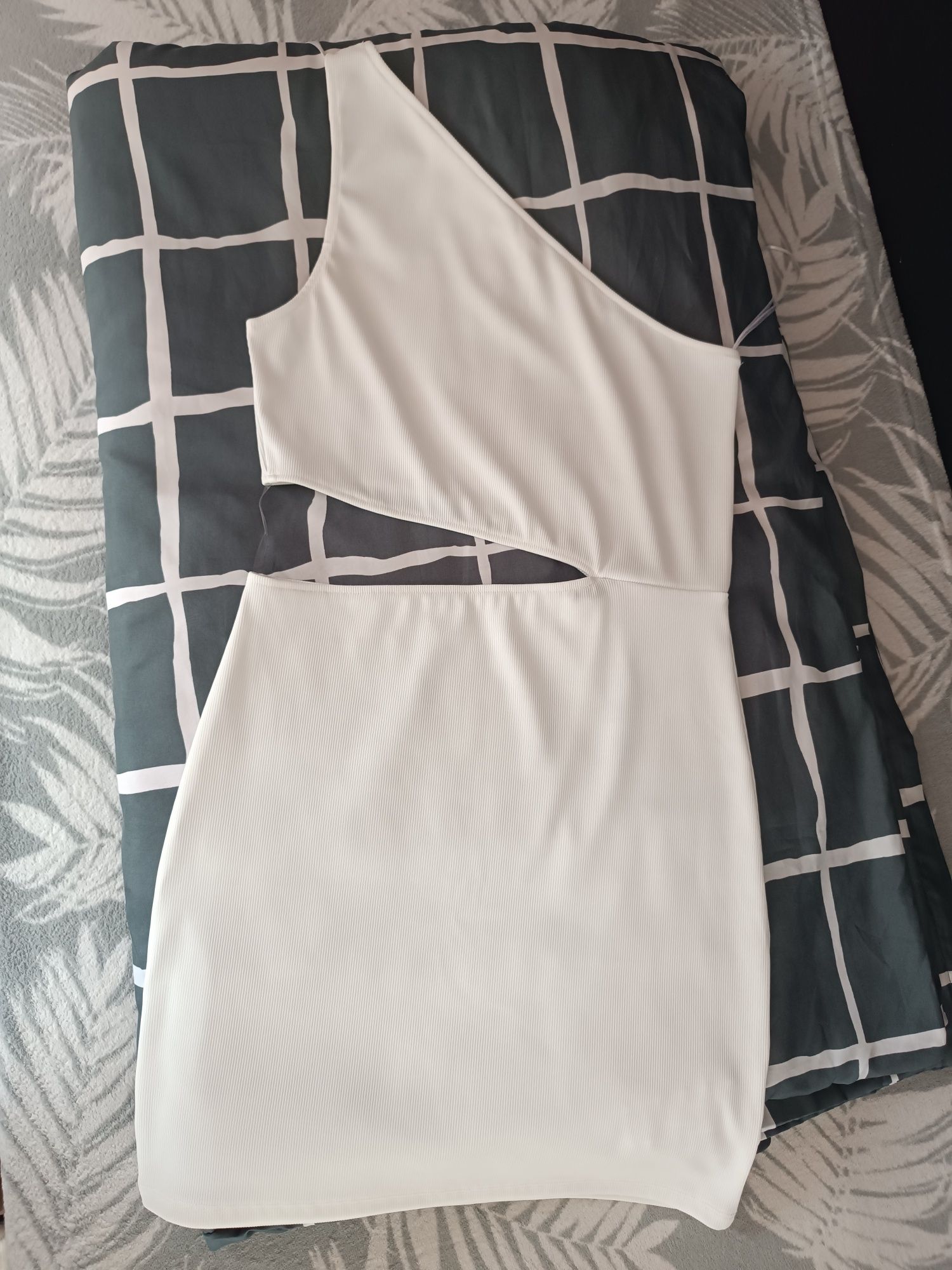 Wąska sukienka Pull & Bear