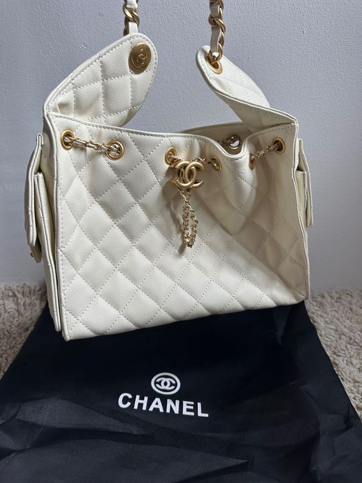 CHANEL torebka 25 nowa kremowa idealna