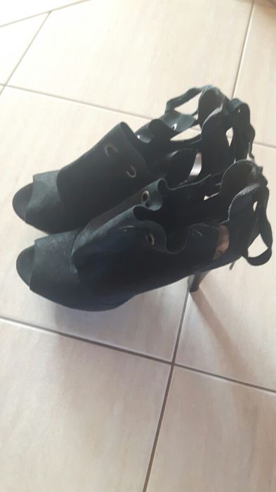 Letnie szpilki Nine West r.36