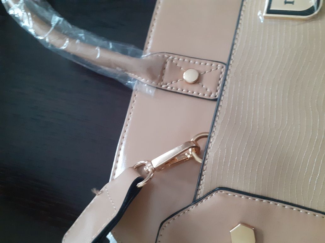 Nowa torba laptop aktówka  A4 Monnari długi Pasek rączki kremowa eleg
