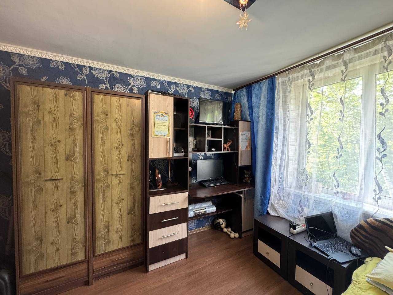 2 кімнатна квартира на вул. Довженка