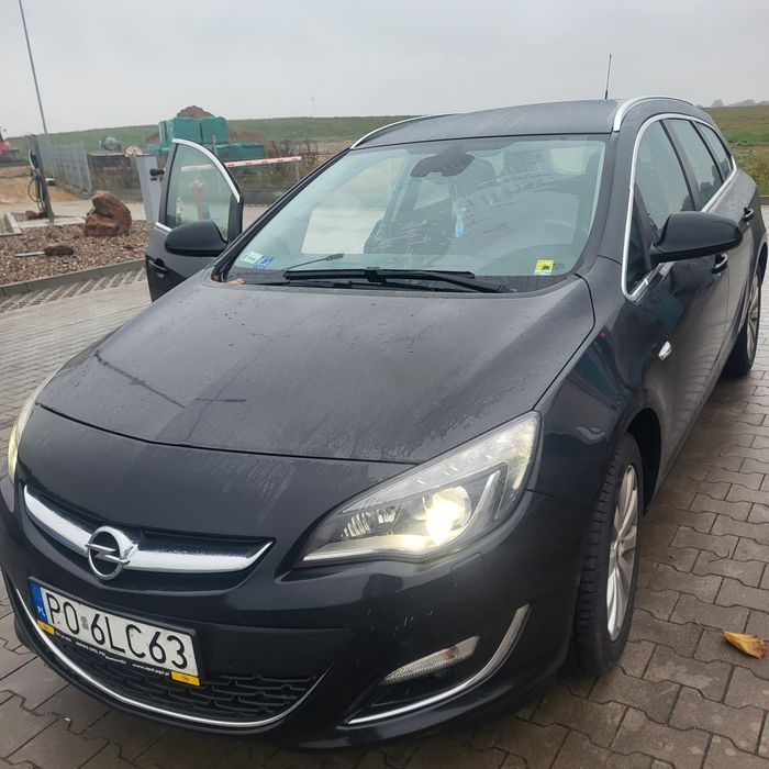 Opel astra j 1.6 2013, nowe sprzęgło I dwumas , opony zimowe i letnie