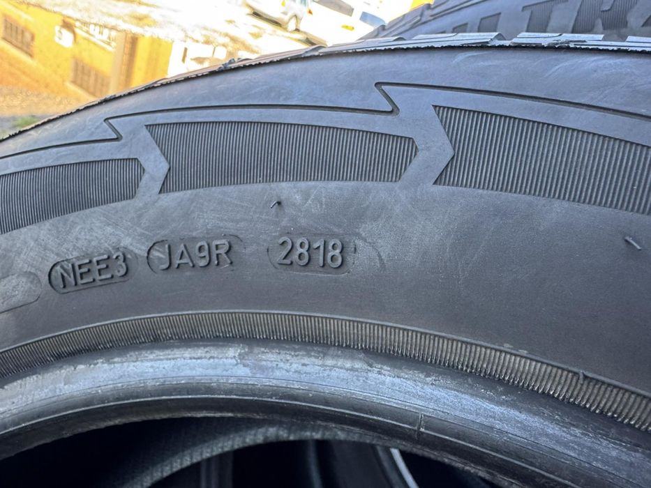 Майже нові зимові шини Goodyear 215/65 R17