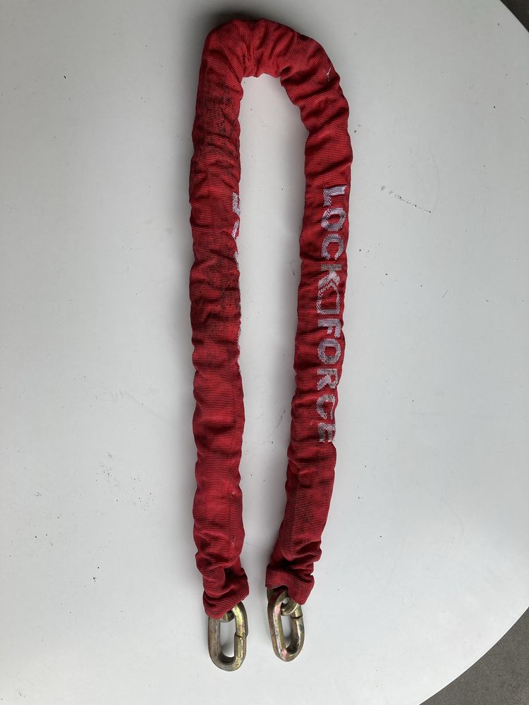 Lancuch z klodka lock force