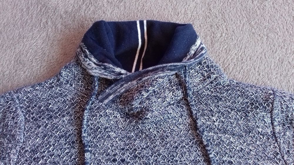 Rozmiar 170/176 sweter od Reserved ze stójką granatowo biały