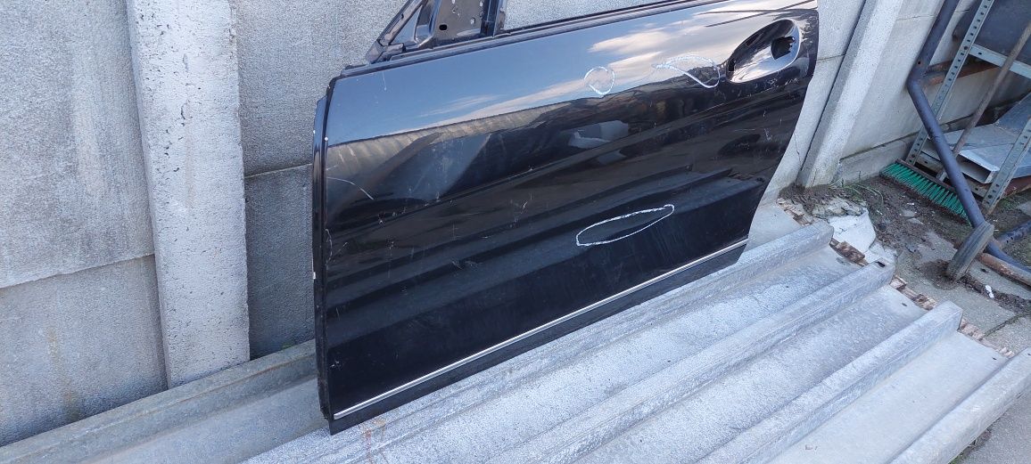Mercedes W204 drzwi przód przednie lewe z listwą chrom