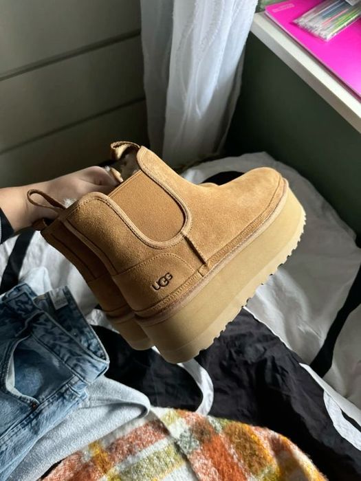 кросівки UGG Lowmel