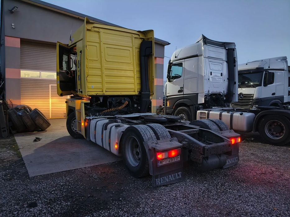 Renault MAGNUM