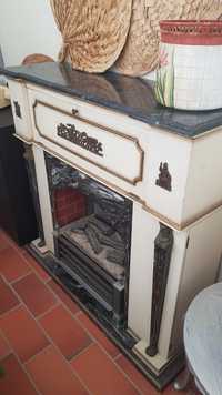 Lareira decorativa pintada c/ bar
Móvel Vintage anos 70 
 c/ radiador
