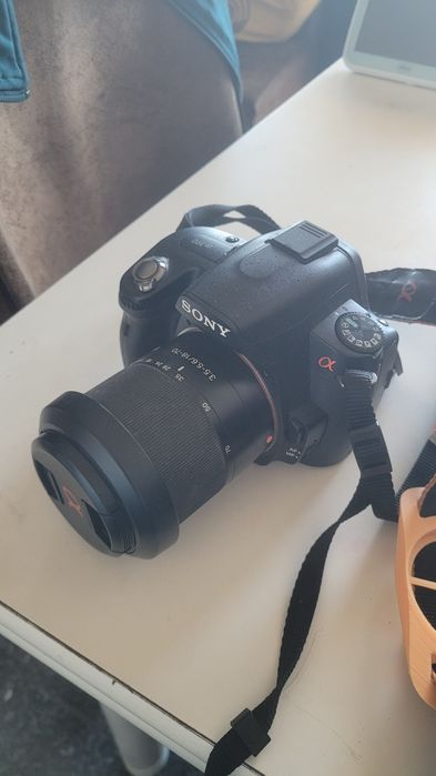 Máquina fotográfica Sony Alpha A 390 com extras