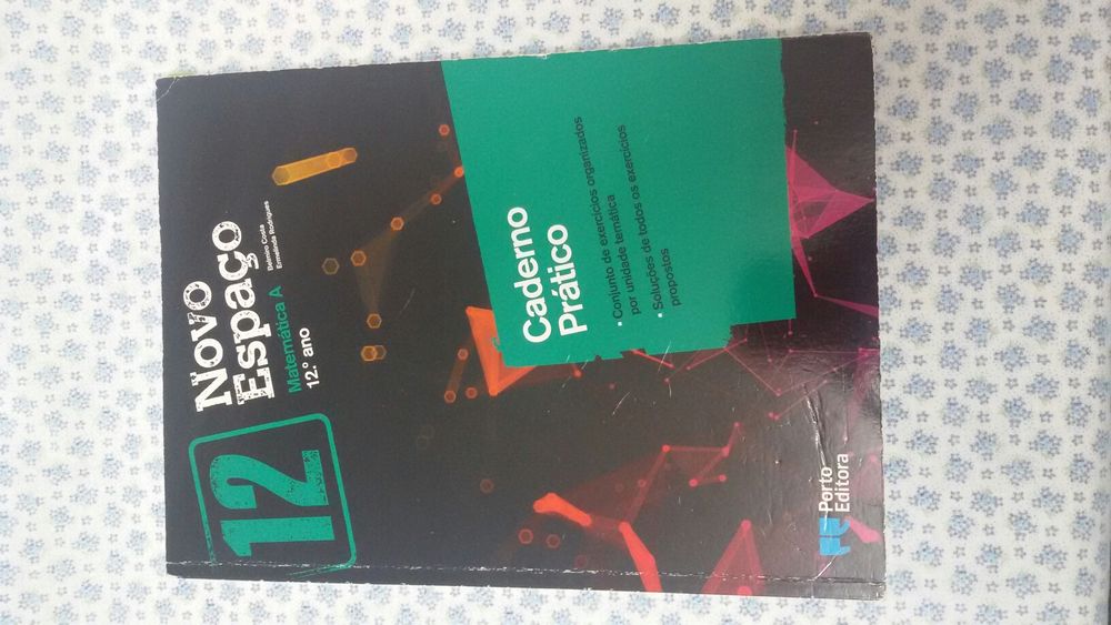Vendo cadernos de actividades .3 livros