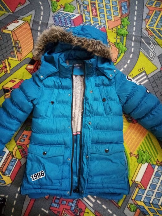 Куртка зимова на 10-12 років.