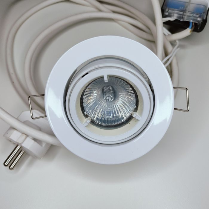 Lampka, oczko z kablem