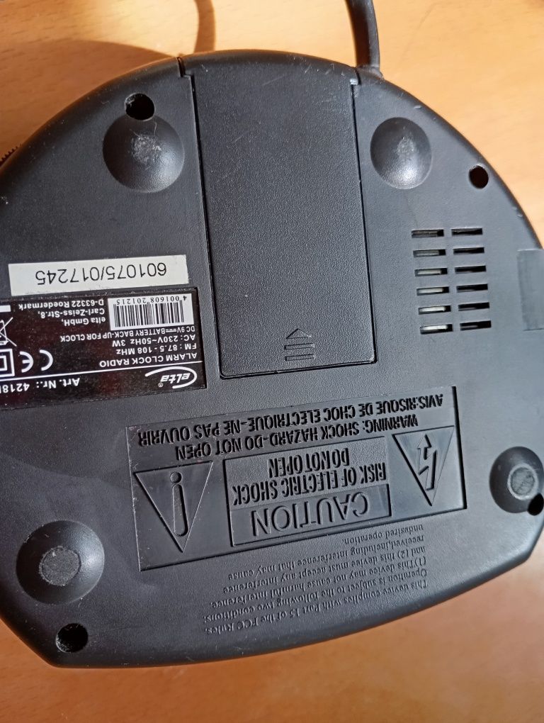 Radio budzik Elta model 4218N działa