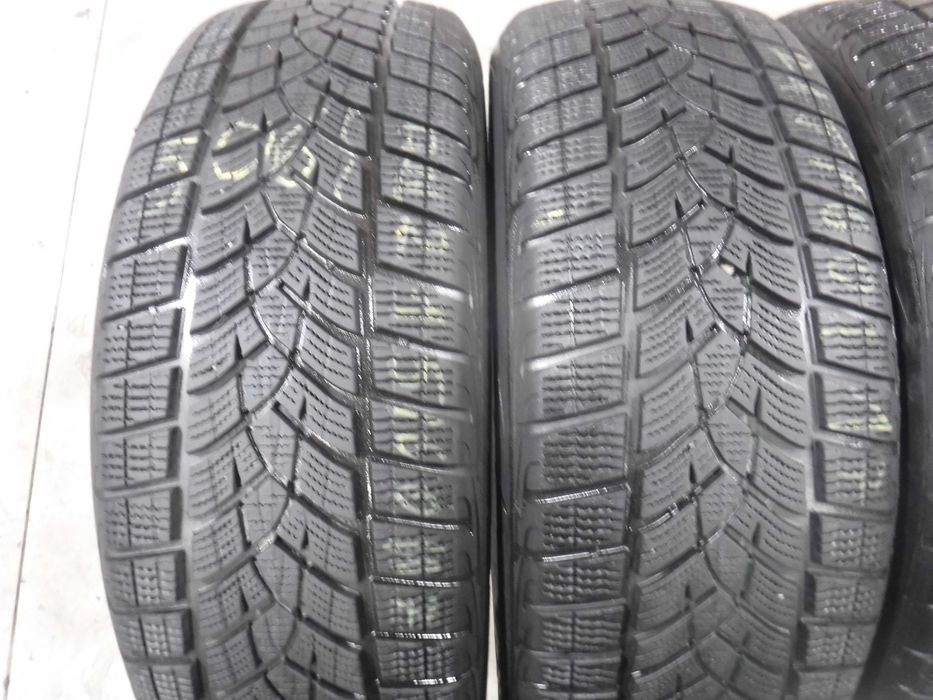 4xOpony 215/60/R17 Zimowe Goodyear Ultra Grip SUV 6mm