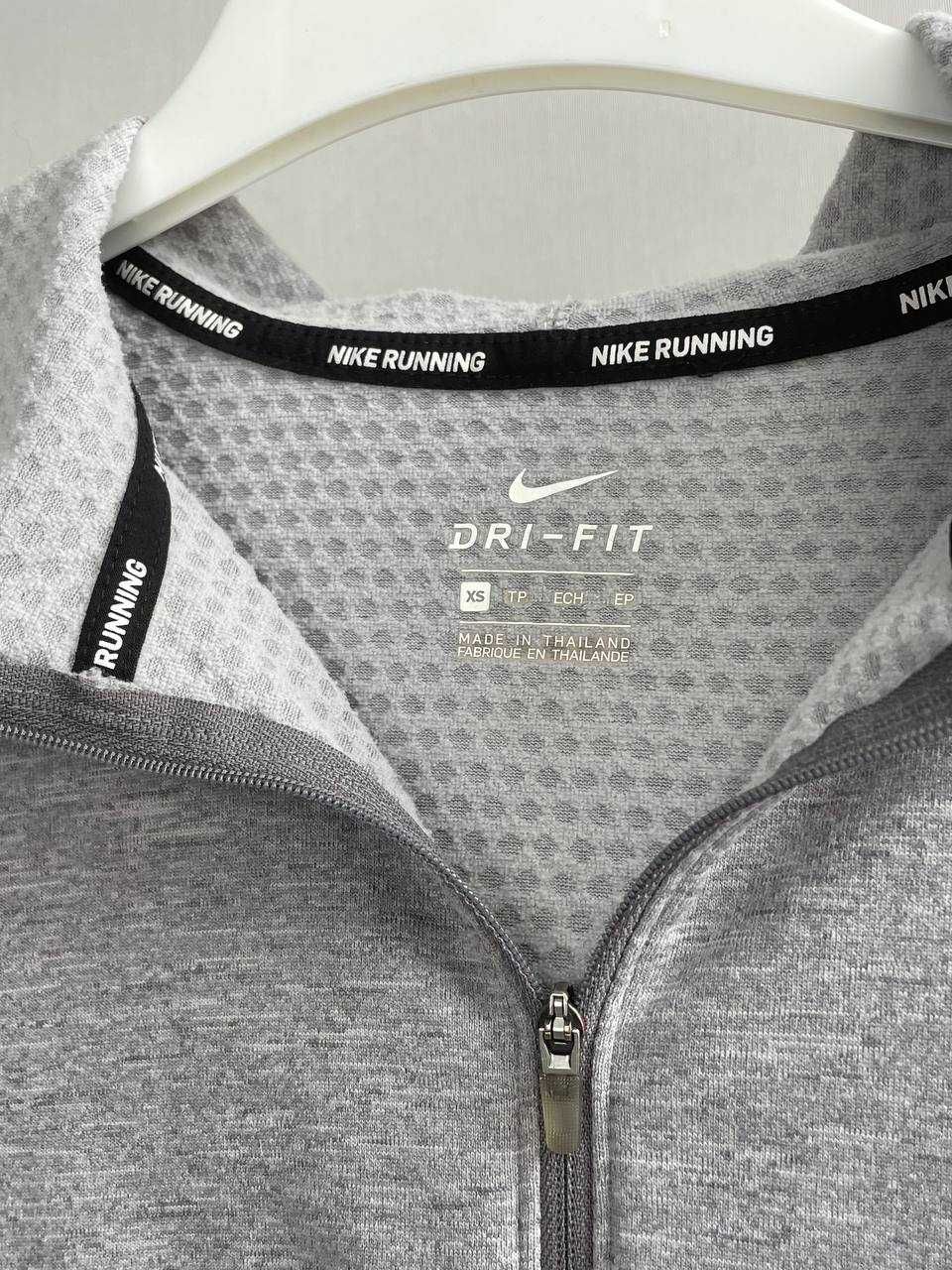 ХС Жіноча вкорочена спортивна кофта Nike dry-fit термо кофтв для бега